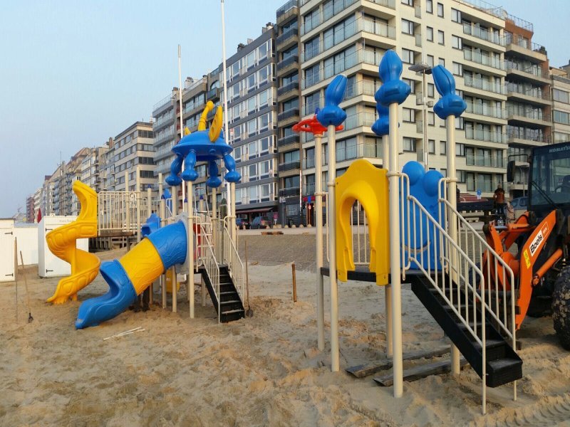The community outdoor playground is designed with inclusivity and excitement in mind. With bright, marine-inspired structures and multiple play zones, children of all ages can engage in healthy physical activity while parents enjoy the scenic ocean view. From the twisting spiral slide to the adventure tunnels and climbing features, every element is crafted to spark imagination, foster social interaction, and build motor skills.