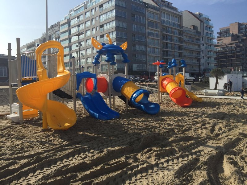 The community outdoor playground is designed with inclusivity and excitement in mind. With bright, marine-inspired structures and multiple play zones, children of all ages can engage in healthy physical activity while parents enjoy the scenic ocean view. From the twisting spiral slide to the adventure tunnels and climbing features, every element is crafted to spark imagination, foster social interaction, and build motor skills.